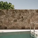 Seven Rocks פאליאורי
