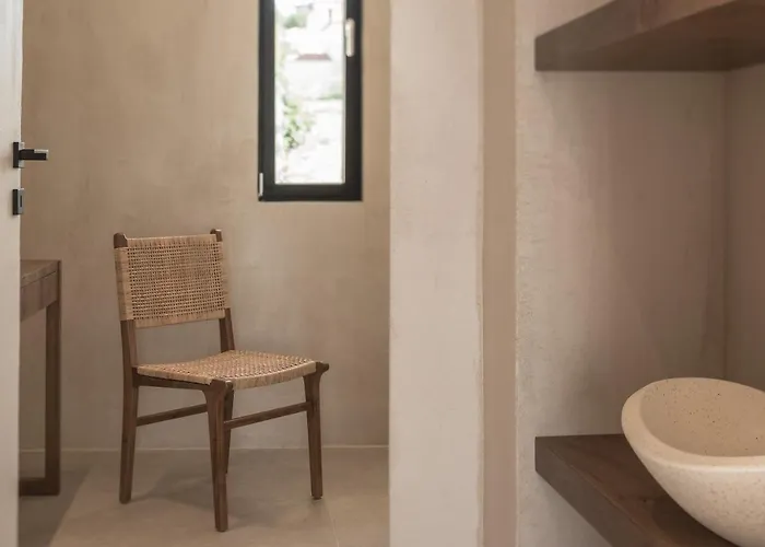 Seven Rocks Aparthotel 4*