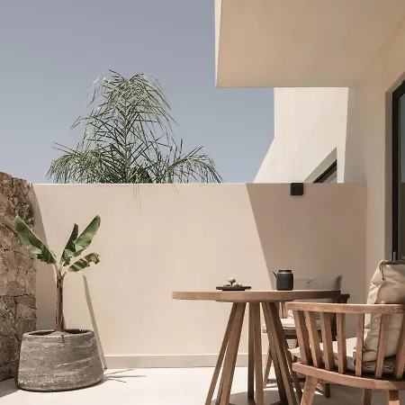 Seven Rocks 팔리오우리