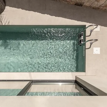 Seven Rocks 아파트호텔 팔리오우리