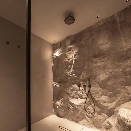 Seven Rocks Παλιούρι